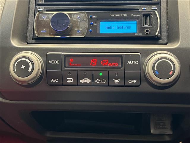 シビック タイプR MT車 禁煙 Bremboブレーキキャリパー プッシュスタート HIDヘッドライト オートハイビーム 電動格納ドアミラー リアウィング 純正アルミホイール 純正フロアマット オーディオプレイヤー(10枚目)