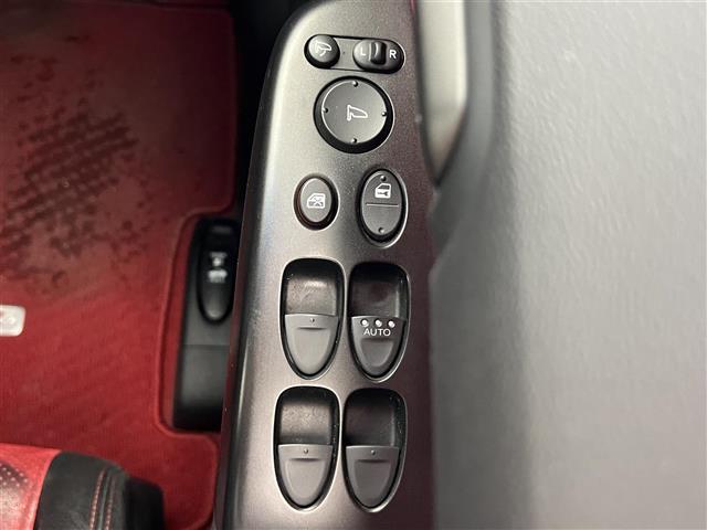 シビック タイプR MT車 禁煙 Bremboブレーキキャリパー プッシュスタート HIDヘッドライト オートハイビーム 電動格納ドアミラー リアウィング 純正アルミホイール 純正フロアマット オーディオプレイヤー(16枚目)