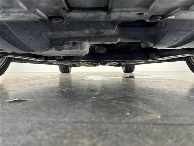 シビック タイプR MT車 禁煙 Bremboブレーキキャリパー プッシュスタート HIDヘッドライト オートハイビーム 電動格納ドアミラー リアウィング 純正アルミホイール 純正フロアマット オーディオプレイヤー(25枚目)