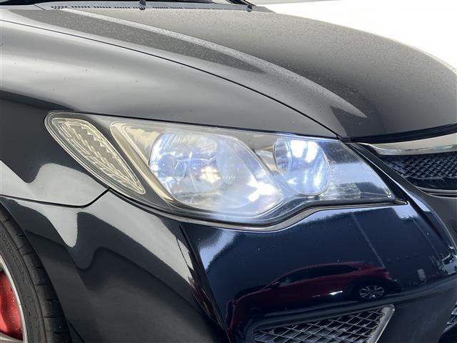 シビック タイプR MT車 禁煙 Bremboブレーキキャリパー プッシュスタート HIDヘッドライト オートハイビーム 電動格納ドアミラー リアウィング 純正アルミホイール 純正フロアマット オーディオプレイヤー(34枚目)