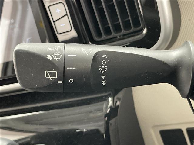 ムーヴキャンバス Ｇブラックインテリアリミテッド　ＳＡＩＩＩ　純正８型ナビ　全方位カメラ　ＨＤＭＩ　禁煙　両側パワスラ　Ｂｌｕｅｔｏｏｔｈ　フルセグ　ＤＶＤ　スマートアシストＩＩＩ　衝突軽減　車線逸脱　ＬＥＤオートライト　ＥＴＣ　アイドリングストップ　スマートキ（13枚目）