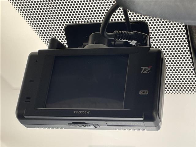 ノア ハイブリッドＳ－Ｚ　純正１０．５型ＤＡナビ　デジイン　カラーＨＵＤ　禁煙　ＤＶＤ　フルセグ　ＥＴＣ２．０　前後ドラレコ　ＨＤＭＩ　バックカメラ　シートヒーター　セーフティセンス　衝突軽減　追従クルコン　黒ハーフレザー（13枚目）