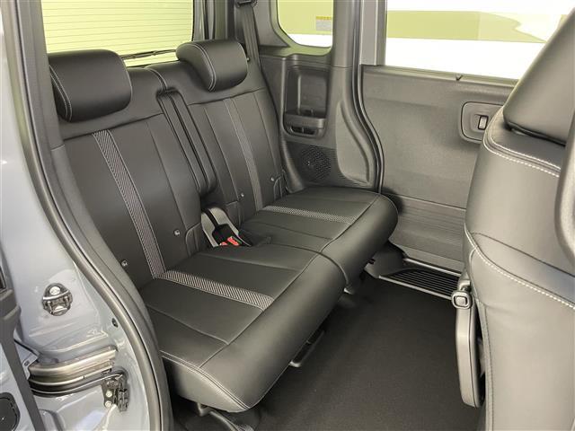 N-BOXカスタム コーディネートスタイル ホンダセンシング 衝突軽減 禁煙 追従クルコン ハンドル支援 ナビ装着用パッケージ ハーフレザー シートヒーター 両側パワースライドドア 電動パーキングブレーキ リアロールシェード シート背面テーブル(20枚目)