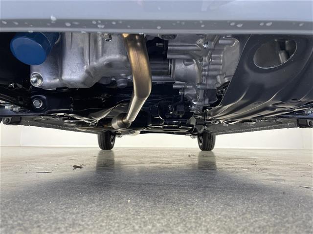 N-BOXカスタム コーディネートスタイル ホンダセンシング 衝突軽減 禁煙 追従クルコン ハンドル支援 ナビ装着用パッケージ ハーフレザー シートヒーター 両側パワースライドドア 電動パーキングブレーキ リアロールシェード シート背面テーブル(25枚目)