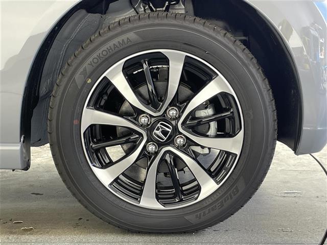 N-BOXカスタム コーディネートスタイル ホンダセンシング 衝突軽減 禁煙 追従クルコン ハンドル支援 ナビ装着用パッケージ ハーフレザー シートヒーター 両側パワースライドドア 電動パーキングブレーキ リアロールシェード シート背面テーブル(26枚目)