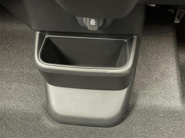 N-BOXカスタム コーディネートスタイル ホンダセンシング 衝突軽減 禁煙 追従クルコン ハンドル支援 ナビ装着用パッケージ ハーフレザー シートヒーター 両側パワースライドドア 電動パーキングブレーキ リアロールシェード シート背面テーブル(31枚目)