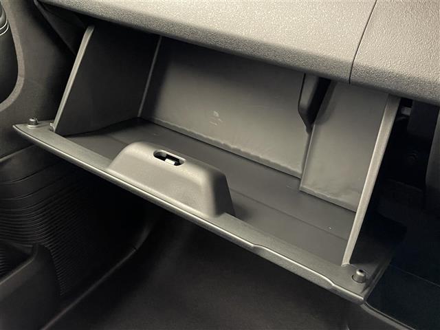 N-BOXカスタム コーディネートスタイル ホンダセンシング 衝突軽減 禁煙 追従クルコン ハンドル支援 ナビ装着用パッケージ ハーフレザー シートヒーター 両側パワースライドドア 電動パーキングブレーキ リアロールシェード シート背面テーブル(32枚目)