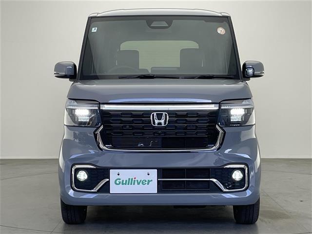N-BOXカスタム コーディネートスタイル ホンダセンシング 衝突軽減 禁煙 追従クルコン ハンドル支援 ナビ装着用パッケージ ハーフレザー シートヒーター 両側パワースライドドア 電動パーキングブレーキ リアロールシェード シート背面テーブル(37枚目)