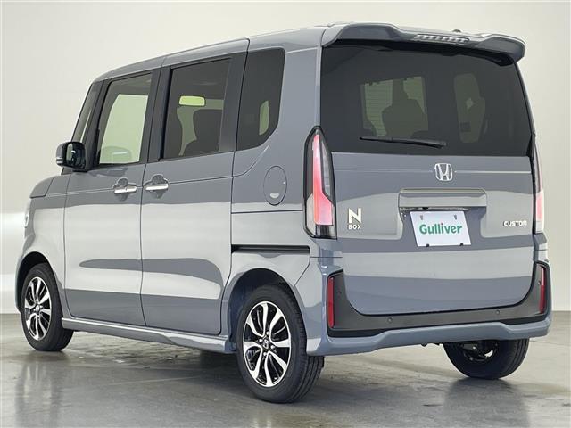 N-BOXカスタム コーディネートスタイル ホンダセンシング 衝突軽減 禁煙 追従クルコン ハンドル支援 ナビ装着用パッケージ ハーフレザー シートヒーター 両側パワースライドドア 電動パーキングブレーキ リアロールシェード シート背面テーブル(43枚目)