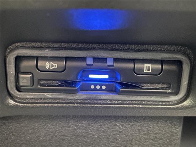 N-BOXカスタム コーディネートスタイル 純正8型ナビ シートヒーター 禁煙車 ハーフレザー バックカメラ 前後ドラレコ 電動パーキング ホンダセンシング 衝突軽減 追従クルコン ハンドル支援 コーナーセンサー ツートーン LEDオートライト(7枚目)