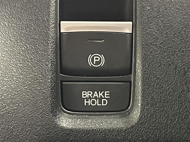 N-BOXカスタム コーディネートスタイル 純正8型ナビ シートヒーター 禁煙車 ハーフレザー バックカメラ 前後ドラレコ 電動パーキング ホンダセンシング 衝突軽減 追従クルコン ハンドル支援 コーナーセンサー ツートーン LEDオートライト(13枚目)