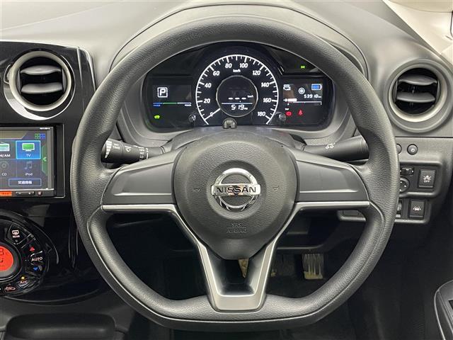 ノート e-パワー X 純正ナビ 全方位カメラ 禁煙車 デジタルインナーミラー コーナーセンサー エマージェンシーブレーキ 衝突軽減 車線逸脱 オートライト ETC USB Bluetooth プッシュスタート 純正アルミ(10枚目)