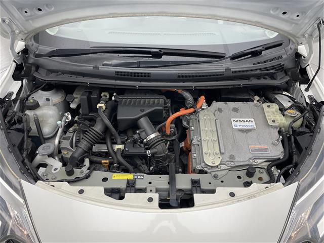 ノート e-パワー X 純正ナビ 全方位カメラ 禁煙車 デジタルインナーミラー コーナーセンサー エマージェンシーブレーキ 衝突軽減 車線逸脱 オートライト ETC USB Bluetooth プッシュスタート 純正アルミ(24枚目)