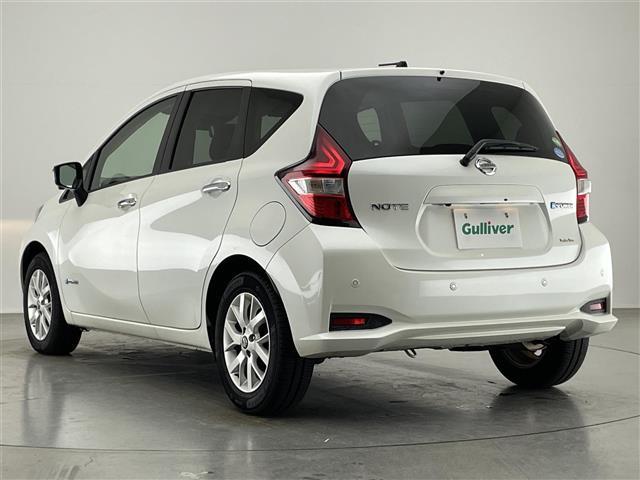 ノート e-パワー X 純正ナビ 全方位カメラ 禁煙車 デジタルインナーミラー コーナーセンサー エマージェンシーブレーキ 衝突軽減 車線逸脱 オートライト ETC USB Bluetooth プッシュスタート 純正アルミ(43枚目)