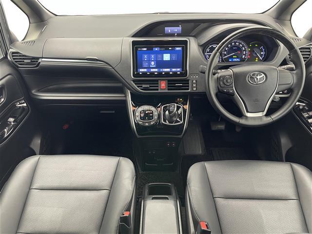 エスクァイア ハイブリッドGi 純正9型ナビ 純正後席モニター 禁煙車 バックカメラ ETC ハーフレザー シートヒーター クルコン 前後ドラレコ セーフティセンス 衝突軽減 コーナーセンサー LEDライト USB 両側パワスラ(2枚目)