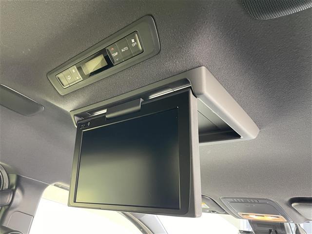 エスクァイア ハイブリッドGi 純正9型ナビ 純正後席モニター 禁煙車 バックカメラ ETC ハーフレザー シートヒーター クルコン 前後ドラレコ セーフティセンス 衝突軽減 コーナーセンサー LEDライト USB 両側パワスラ(5枚目)