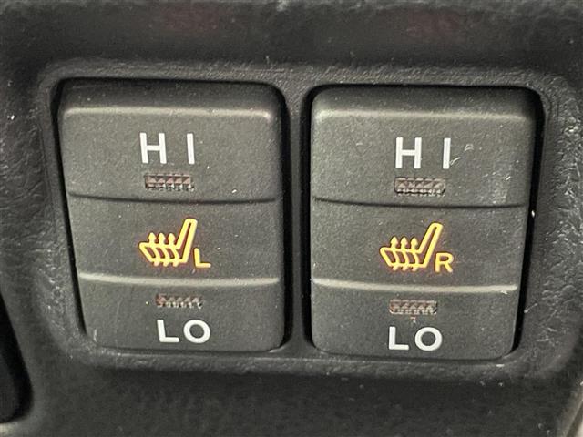 エスクァイア ハイブリッドGi 純正9型ナビ 純正後席モニター 禁煙車 バックカメラ ETC ハーフレザー シートヒーター クルコン 前後ドラレコ セーフティセンス 衝突軽減 コーナーセンサー LEDライト USB 両側パワスラ(7枚目)