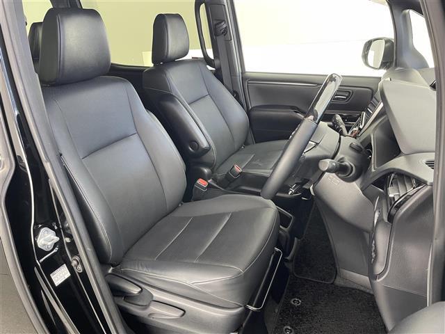 エスクァイア ハイブリッドGi 純正9型ナビ 純正後席モニター 禁煙車 バックカメラ ETC ハーフレザー シートヒーター クルコン 前後ドラレコ セーフティセンス 衝突軽減 コーナーセンサー LEDライト USB 両側パワスラ(19枚目)