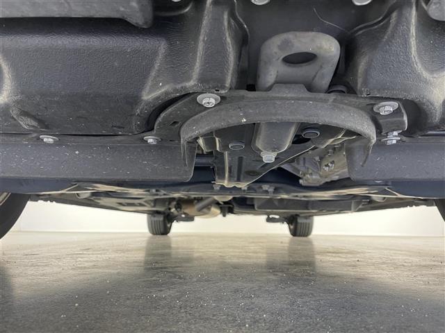 エスクァイア ハイブリッドGi 純正9型ナビ 純正後席モニター 禁煙車 バックカメラ ETC ハーフレザー シートヒーター クルコン 前後ドラレコ セーフティセンス 衝突軽減 コーナーセンサー LEDライト USB 両側パワスラ(25枚目)