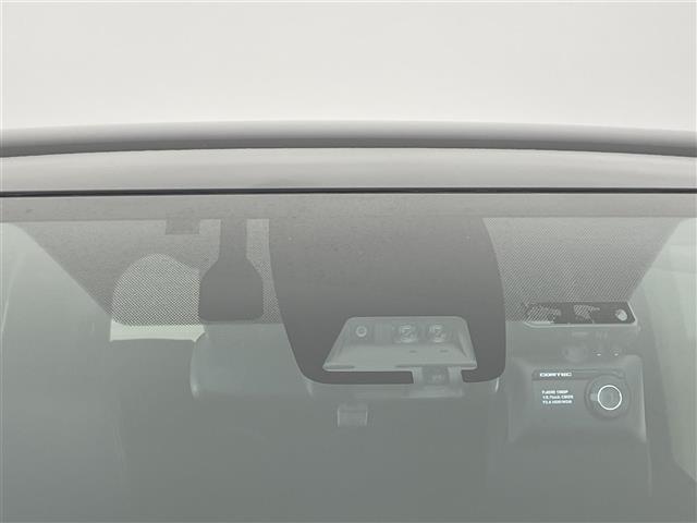 エスクァイア ハイブリッドGi 純正9型ナビ 純正後席モニター 禁煙車 バックカメラ ETC ハーフレザー シートヒーター クルコン 前後ドラレコ セーフティセンス 衝突軽減 コーナーセンサー LEDライト USB 両側パワスラ(32枚目)