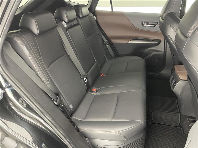 ハリアーハイブリッド Ｚ　レザーパッケージ　純正１２．３型ナビ　全方位カメラ　禁煙　ＪＢＬサウンド　黒革　シートヒーター　シートベンチレーション　ワイヤレス充電　セーフティセンス　衝突軽減　追従クルコン　ＢＳＭ　コーナーセンサー　電動リアゲート（20枚目）