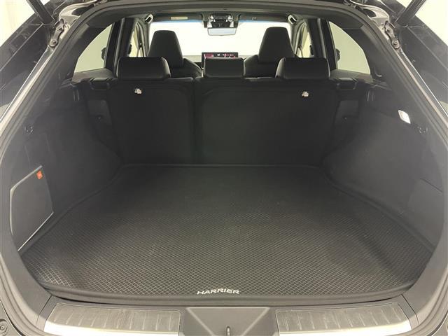 ハリアーハイブリッド Ｚ　レザーパッケージ　純正１２．３型ナビ　全方位カメラ　禁煙　ＪＢＬサウンド　黒革　シートヒーター　シートベンチレーション　ワイヤレス充電　セーフティセンス　衝突軽減　追従クルコン　ＢＳＭ　コーナーセンサー　電動リアゲート（22枚目）