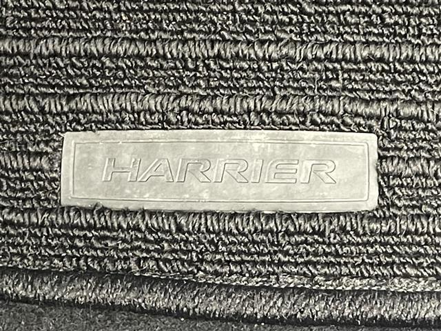 ハリアーハイブリッド Ｚ　レザーパッケージ　純正１２．３型ナビ　全方位カメラ　禁煙　ＪＢＬサウンド　黒革　シートヒーター　シートベンチレーション　ワイヤレス充電　セーフティセンス　衝突軽減　追従クルコン　ＢＳＭ　コーナーセンサー　電動リアゲート（24枚目）