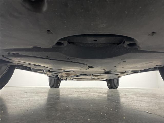 ハリアーハイブリッド Ｚ　レザーパッケージ　純正１２．３型ナビ　全方位カメラ　禁煙　ＪＢＬサウンド　黒革　シートヒーター　シートベンチレーション　ワイヤレス充電　セーフティセンス　衝突軽減　追従クルコン　ＢＳＭ　コーナーセンサー　電動リアゲート（26枚目）