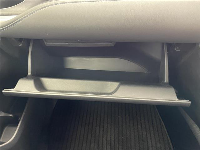 ヴォクシー ハイブリッドS-Z 純正10.5型ナビ 快適利便Hi 禁煙車 フルセグTV DVDデッキ バックカメラ ハーフレザー シートヒーター パワーバックドア AC100V モデリスタシグネチャーイルミ 前後ドラレコ 衝突軽減(5枚目)