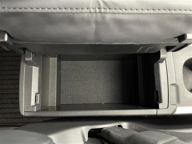 ヴォクシー ハイブリッドS-Z 純正10.5型ナビ 快適利便Hi 禁煙車 フルセグTV DVDデッキ バックカメラ ハーフレザー シートヒーター パワーバックドア AC100V モデリスタシグネチャーイルミ 前後ドラレコ 衝突軽減(32枚目)