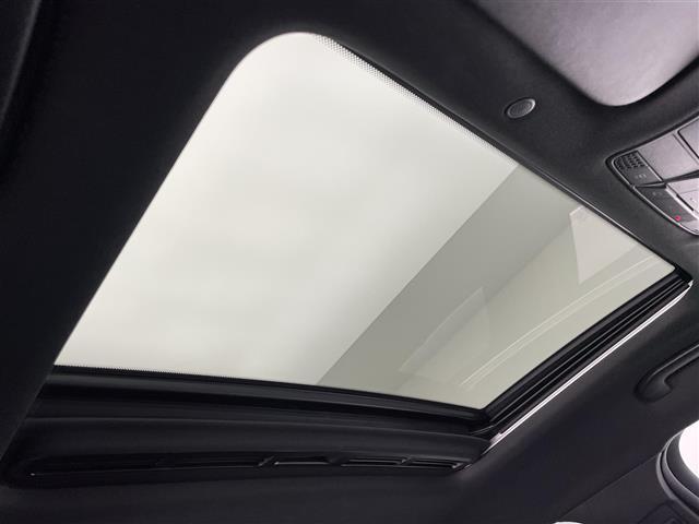 ＧＬＣ ＧＬＣ２２０ｄ　４マチック　クーペ　ＡＭＧライン　純正１２．３型ＤＡナビＴＶ　サンルーフ　禁煙　Ｂｕｒｍｅｓｔｅｒ　黒革　レザーエクスクルーシブパッケージ　シートベンチレーション　衝突軽減　追従クルコン　ＢＳＭ　全方位カメラ　コーナーセンサー　ＬＥＤ（5枚目）