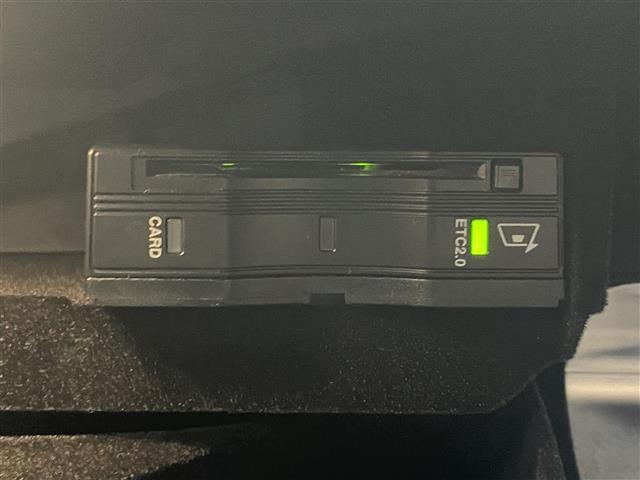 ＧＬＣ ＧＬＣ２２０ｄ　４マチック　クーペ　ＡＭＧライン　純正１２．３型ＤＡナビＴＶ　サンルーフ　禁煙　Ｂｕｒｍｅｓｔｅｒ　黒革　レザーエクスクルーシブパッケージ　シートベンチレーション　衝突軽減　追従クルコン　ＢＳＭ　全方位カメラ　コーナーセンサー　ＬＥＤ（13枚目）