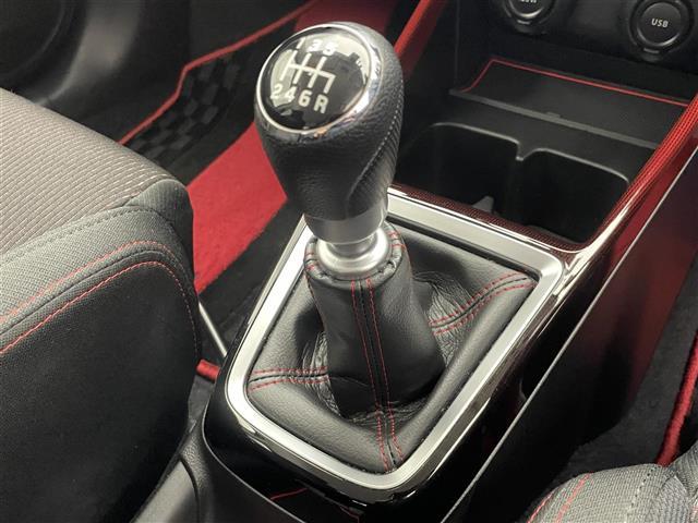 スイフトスポーツ ベースグレード 純正ナビ 全方位カメラ 禁煙 MT車 柿本マフラー ETC ミラー型前後ドラレコ シートヒーター セーフティサポート 衝突軽減 クルコン 車線逸脱 LEDライト オートハイビーム スマートキー フォグ(5枚目)
