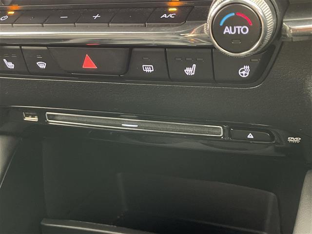 MAZDA3ファストバック 20Sプロアクティブ ツーリングセレクション 純正ナビ 全方位カメラ 禁煙 フルセグTV シートヒーター ハンドルヒーター BOSEサウンド 衝突軽減 車線逸脱 LEDオートライト ETC 純正フロアマット USB HDMI DVD パドルシフト(9枚目)