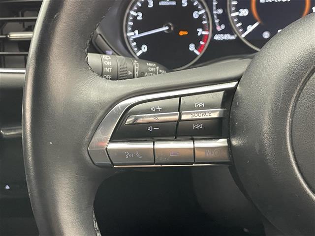 MAZDA3ファストバック 20Sプロアクティブ ツーリングセレクション 純正ナビ 全方位カメラ 禁煙 フルセグTV シートヒーター ハンドルヒーター BOSEサウンド 衝突軽減 車線逸脱 LEDオートライト ETC 純正フロアマット USB HDMI DVD パドルシフト(15枚目)