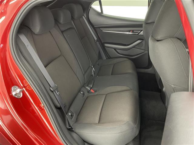 MAZDA3ファストバック 20Sプロアクティブ ツーリングセレクション 純正ナビ 全方位カメラ 禁煙 フルセグTV シートヒーター ハンドルヒーター BOSEサウンド 衝突軽減 車線逸脱 LEDオートライト ETC 純正フロアマット USB HDMI DVD パドルシフト(21枚目)
