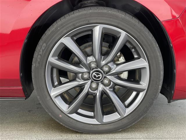MAZDA3ファストバック 20Sプロアクティブ ツーリングセレクション 純正ナビ 全方位カメラ 禁煙 フルセグTV シートヒーター ハンドルヒーター BOSEサウンド 衝突軽減 車線逸脱 LEDオートライト ETC 純正フロアマット USB HDMI DVD パドルシフト(26枚目)