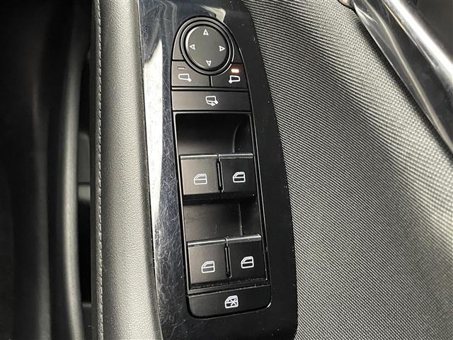 MAZDA3ファストバック 20Sプロアクティブ ツーリングセレクション 純正ナビ 全方位カメラ 禁煙 フルセグTV シートヒーター ハンドルヒーター BOSEサウンド 衝突軽減 車線逸脱 LEDオートライト ETC 純正フロアマット USB HDMI DVD パドルシフト(35枚目)