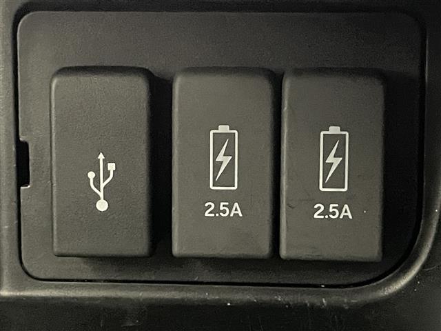 N-BOXカスタム G・EXターボホンダセンシング 純正8型ナビ 禁煙 バックカメラ 両側パワスラ ETC ドラレコ パドルシフト ホンダセンシング 衝突軽減 追従クルコン LEDオートライト Bluetooth フルセグ DVD スマートキー フォグ(32枚目)