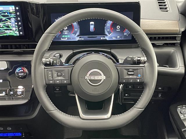 セレナ e-パワー ハイウェイスターV 純正12.3型ナビ 全方位カメラ 禁煙 デジタルインナーミラー ワイヤレス充電 プロパイロット ナビ連動前後ドラレコ HDMI BSM フロントダイナミックパック 衝突軽減 追従クルコン ETC2.0(11枚目)