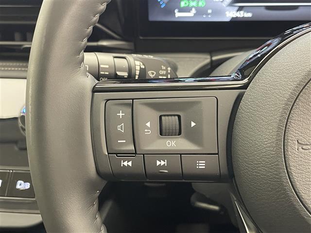 セレナ e-パワー ハイウェイスターV 純正12.3型ナビ 全方位カメラ 禁煙 デジタルインナーミラー ワイヤレス充電 プロパイロット ナビ連動前後ドラレコ HDMI BSM フロントダイナミックパック 衝突軽減 追従クルコン ETC2.0(13枚目)