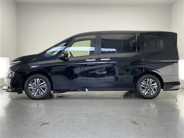 セレナ e-パワー ハイウェイスターV 純正12.3型ナビ 全方位カメラ 禁煙 デジタルインナーミラー ワイヤレス充電 プロパイロット ナビ連動前後ドラレコ HDMI BSM フロントダイナミックパック 衝突軽減 追従クルコン ETC2.0(16枚目)