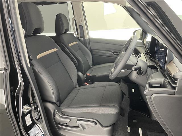 セレナ e-パワー ハイウェイスターV 純正12.3型ナビ 全方位カメラ 禁煙 デジタルインナーミラー ワイヤレス充電 プロパイロット ナビ連動前後ドラレコ HDMI BSM フロントダイナミックパック 衝突軽減 追従クルコン ETC2.0(18枚目)