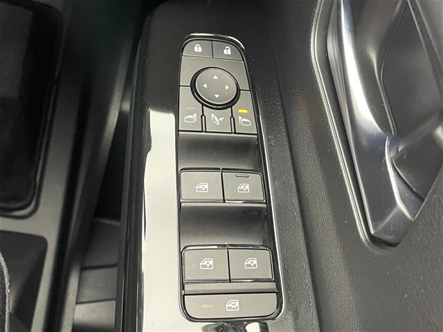 セレナ e-パワー ハイウェイスターV 純正12.3型ナビ 全方位カメラ 禁煙 デジタルインナーミラー ワイヤレス充電 プロパイロット ナビ連動前後ドラレコ HDMI BSM フロントダイナミックパック 衝突軽減 追従クルコン ETC2.0(31枚目)