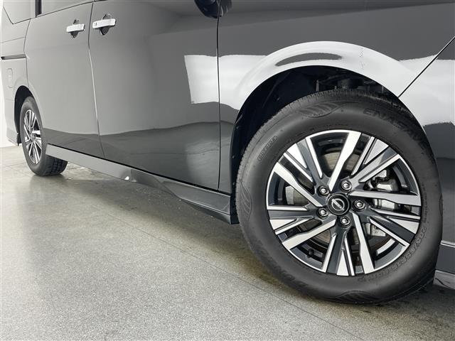 セレナ e-パワー ハイウェイスターV 純正12.3型ナビ 全方位カメラ 禁煙 デジタルインナーミラー ワイヤレス充電 プロパイロット ナビ連動前後ドラレコ HDMI BSM フロントダイナミックパック 衝突軽減 追従クルコン ETC2.0(36枚目)