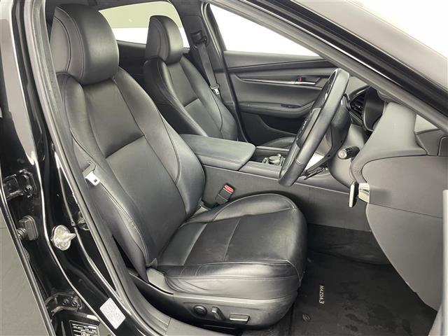 MAZDA3ファストバック 20S Lパッケージ 純正ナビ フルセグTV 全方位カメラ 禁煙 DVD 黒革 シートヒーター 前後ドラレコ BSM HUD USB HDMI 衝突軽減 追従クルコン コーナーセンサー LEDオートライト ハンドルヒーター(19枚目)