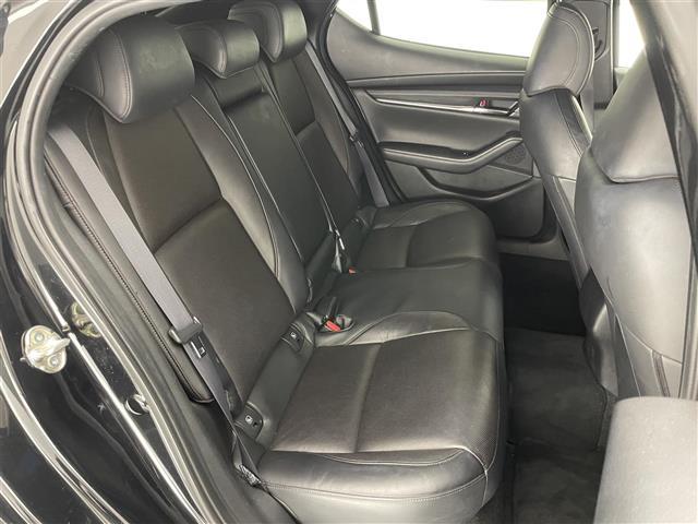 MAZDA3ファストバック 20S Lパッケージ 純正ナビ フルセグTV 全方位カメラ 禁煙 DVD 黒革 シートヒーター 前後ドラレコ BSM HUD USB HDMI 衝突軽減 追従クルコン コーナーセンサー LEDオートライト ハンドルヒーター(20枚目)