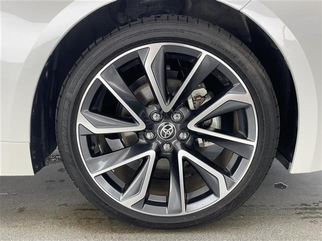 �y�@�z�C�[���z�O�ςɃ}�b�`�����z�C�[���𑕒����Ă���܂��B�e��ЊO�A���~�z�C�[����A�X�^�b�h���X�^�C�����戵�����Ă���܂��B���񂲑��k��������