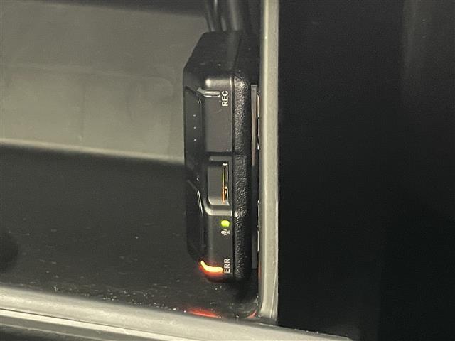 ヴェゼル e:HEV Z 純正9型ナビTV 全方位カメラ 禁煙車 ハーフレザー シートヒーター ワイヤレス充電 ホンダセンシング 衝突軽減 追従クルコン BSM 電動リアゲート 純正ドラレコ ETC2.0 LEDオートライト(7枚目)