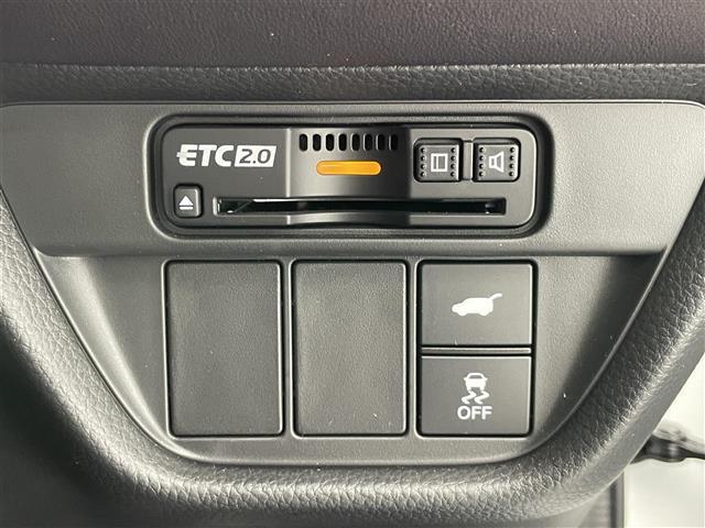 ＺＲ－Ｖ ｅ：ＨＥＶ　Ｚ　純正９型ナビ　全方位カメラ　ＢＯＳＥ　禁煙　茶革　シートヒーター　ワイヤレス充電　ＥＴＣ２．０　電動パーキング　メモリシート　ホンダセンシング　衝突軽減装置　追従クルコン　ハンドル支援　電動リアゲート（8枚目）